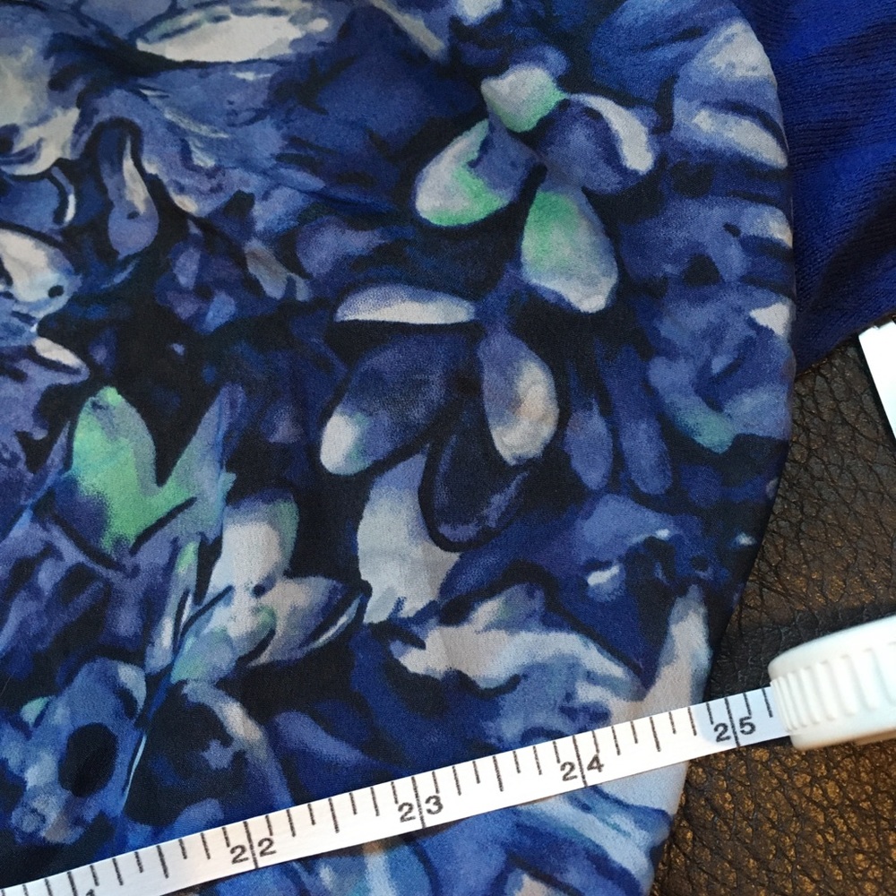Ann Taylor Loft Beautiful Blouse - Picture 4 of 6